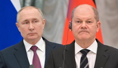 Putin ve Scholz, 2 yıl sonra telefonda görüştü