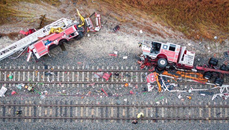 ABD’de itfaiye aracı ile tren çarpıştı: 3’ü ağır 15 yaralı