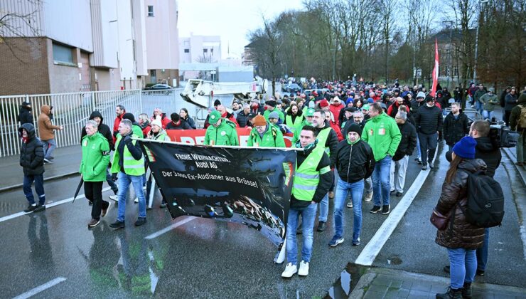 Audi Brüksel fabrikası çalışanları gösteri düzenledi