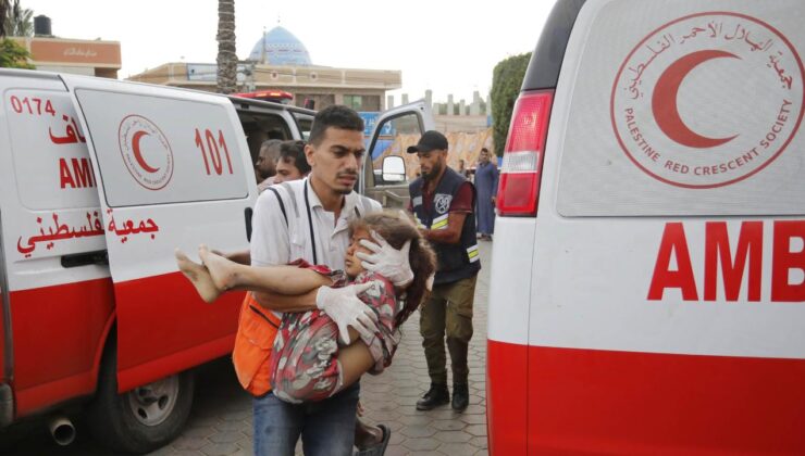 Katil İsrail, aralarında 2 çocuk ve yardım personelinin bulunduğu 7 Filistinliyi öldürdü