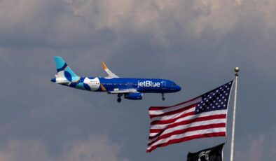 Hava yolu şirketi JetBlue’ya rötarlar nedeniyle 2 milyon dolarlık para cezası