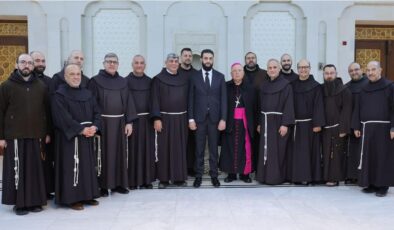 Suriye’deki Hristiyan din adamları, yeni yönetimin lideri Şara’yı ziyaret etti