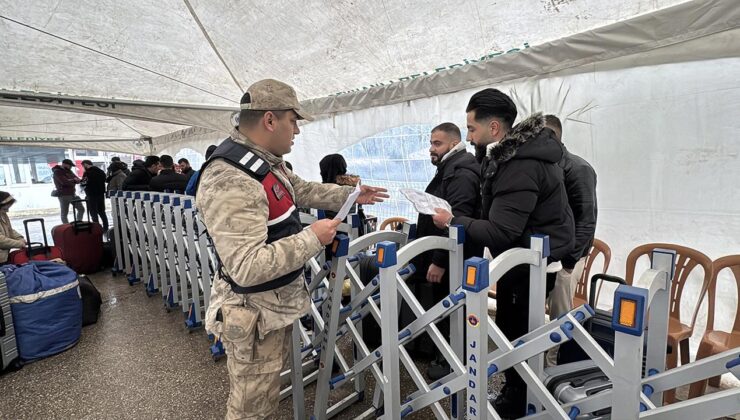 Suriyelilerin ülkelerine dönüşü sürüyor