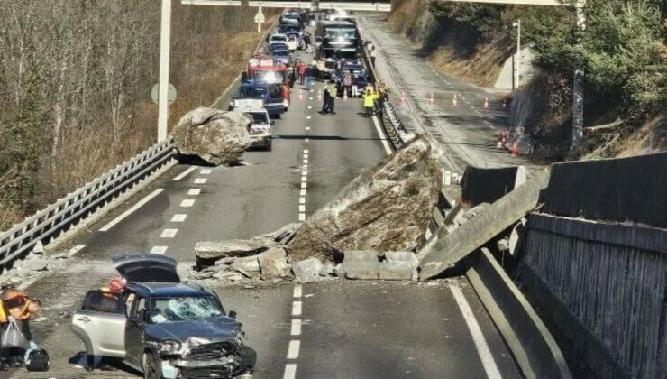 Fransa’da kayalar yola düştü, 1000’den fazla kişi trafikte mahsur kaldı