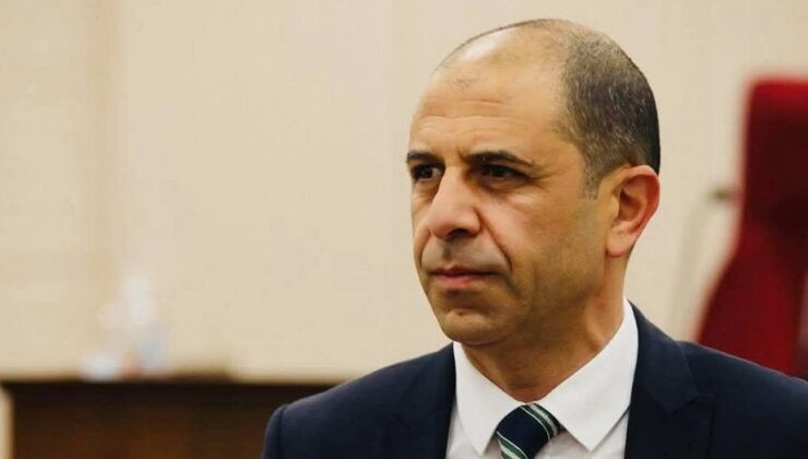 Özersay: Rum tarafı Güney’e geçişlerde bazı vatandaşlarımıza ilave zorluklar çıkarıyor