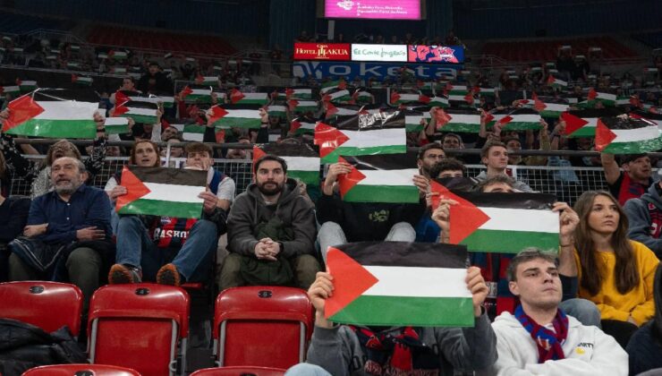 Basklılar Baskonia-Maccabi Tel Aviv basketbol maçında İsrail’i protesto etti