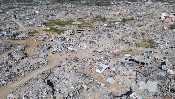 Gazze’de İsrail’in öldürdüğü 19 kişinin gömülü olduğu toplu mezar bulundu