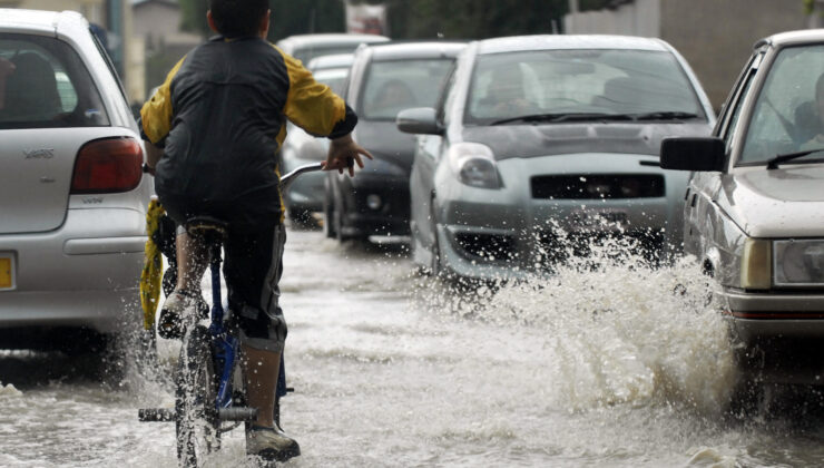 Meteoroloji Dairesi’nden yarın için kuvvetli yağış uyarısı… 12.00-18.00 saatleri arasında etkili olacak